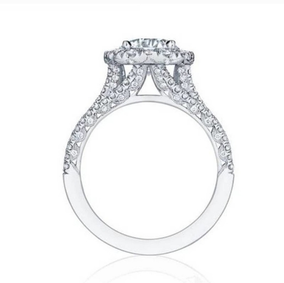 Luxurious Cubic Zirconia Ring various sizes by Lucio's - Picture 2 of 3